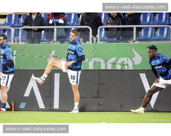 罗马的红与黑，萨索洛的绿与白：一场绿茵场上的意志对决